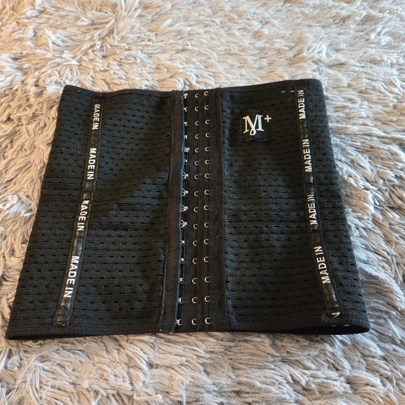 M+ Waist Trainer for Women Slimmer Corset Body Size Med/Large - Picture 2 of 10